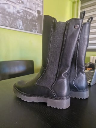 Botas altas negras