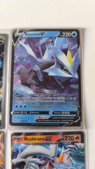 Lote de 6 Cartas Pokémon Reshiram, Zekrom, Kyurem
