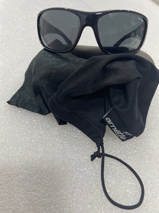 Gafas de sol Arnette Heist Negras