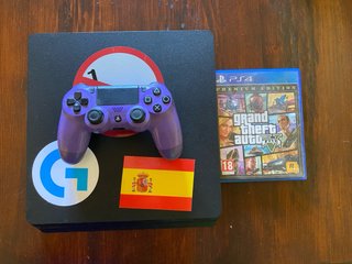 PS4 Slim Negra + Mando Morado + GTA V