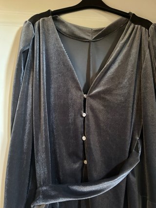 Blusa velluto grigio con cintura