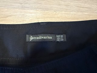 Falda pantalón Stradivarius negra T.38