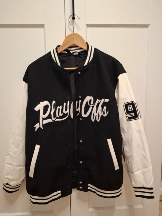 Chaqueta Beisbolera Negra y Blanca