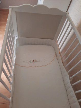 Cuna bebé blanca + colchón + funda