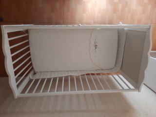 Cuna bebé blanca + colchón + funda