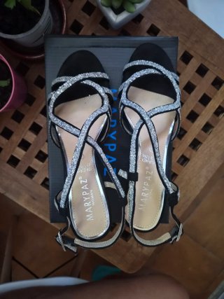 Sandalias Marypaz Negras y Plata Talla 39