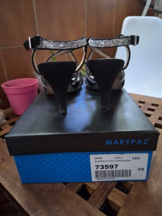 Sandalias Marypaz Negras y Plata Talla 39