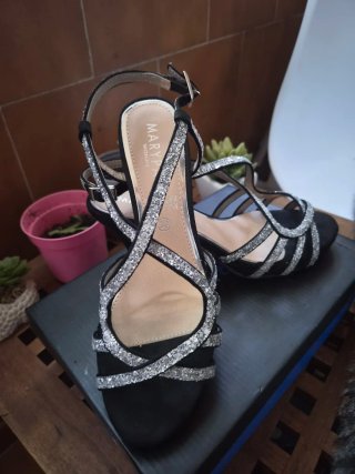 Sandalias Marypaz Negras y Plata Talla 39
