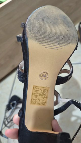 Scarpe con tacco eleganti nere