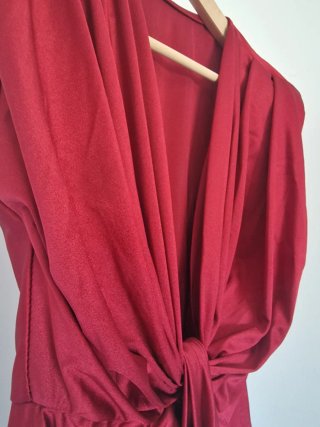 Vestido Vinotinto Elegante