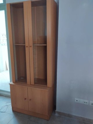 Mueble cristalera madera