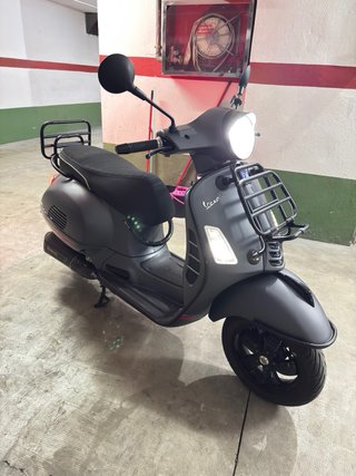Vespa 300 GTS Sport Gris
