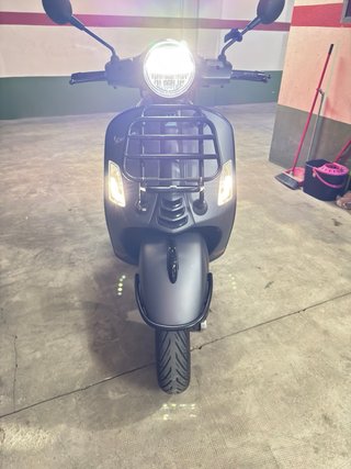 Vespa 300 GTS Sport Gris