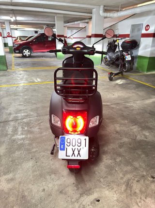 Vespa 300 GTS Sport Gris