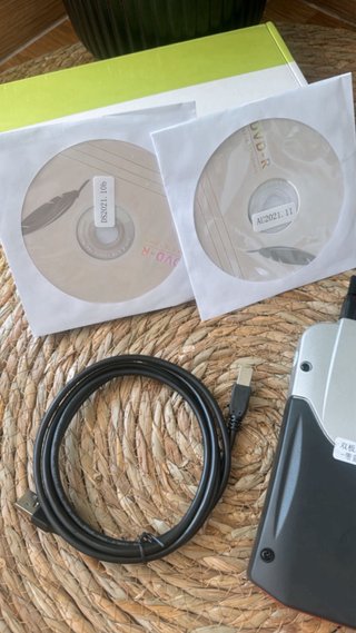 Herramienta diagnóstico automotriz + CDs