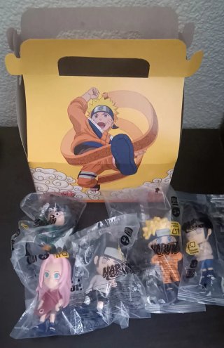 Caja Naruto Burger King + 5 figuras