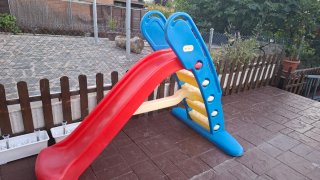Tobogán infantil Little Tikes rojo y azul