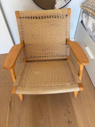 Poltrona in legno e rattan beige
