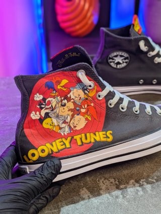 Converse Chuck Taylor Looney Tunes High Top