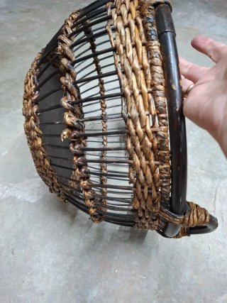 Cesto de mimbre con asas