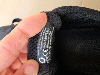 Zapatos de seguridad Sparco negros y rojos