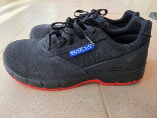 Zapatos de seguridad Sparco negros y rojos