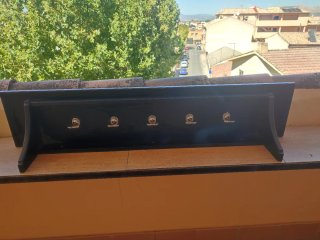 Estantería de pared negra Ikea
