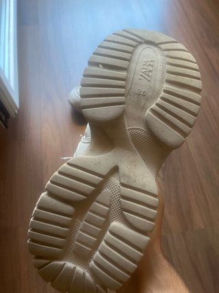Deportivas Zara Blancas con Borreguito