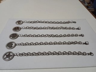 Bracciale catena acciaio con charms e strass donna