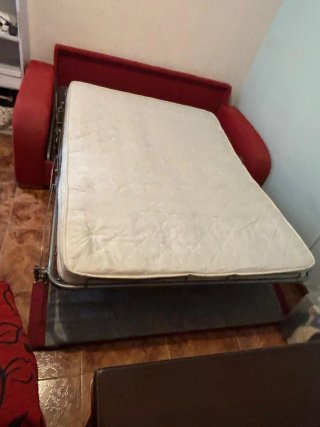 Sofá cama rojo