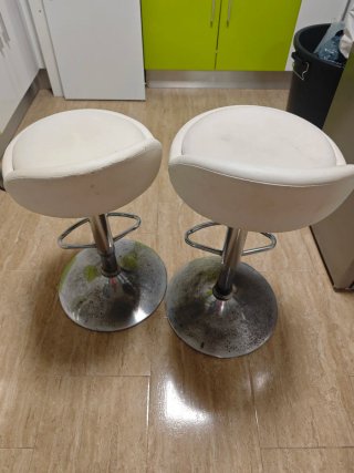 Pack 2 taburetes altos de barra / cocina regulable