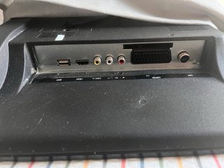 Televisor Engel 24 pulgadas con soporte de pared