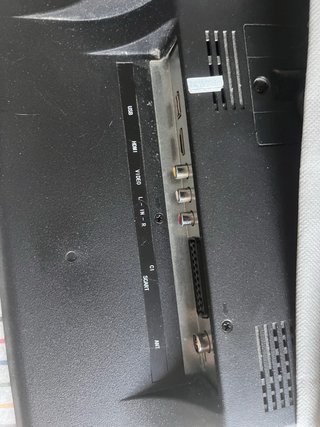 Televisor Engel 24 pulgadas con soporte de pared