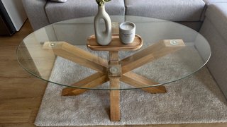 Mesa central de comedor. Prácticamente nueva.