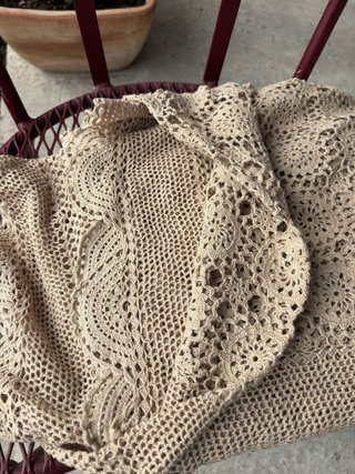 Centrotavola uncinetto beige
