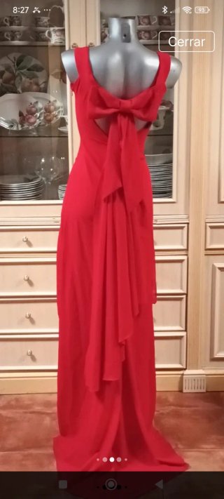 Vestido largo rojo con lazo