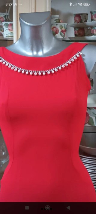 Vestido largo rojo con lazo