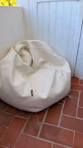 2 Pufs / Sillones Tipo Puff - Negro y Blanco