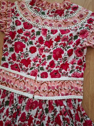 Vestido Jara Coosy floral rosa y rojo