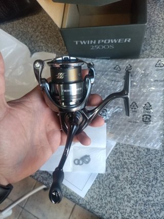Carrete pesca  Shimano Twin Power 2500S