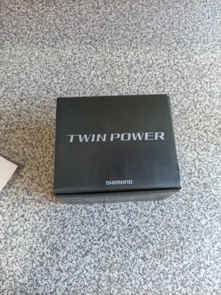 Carrete pesca  Shimano Twin Power 2500S
