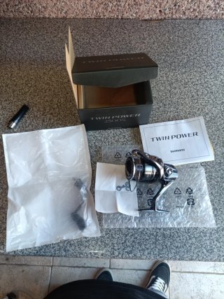 Carrete pesca  Shimano Twin Power 2500S