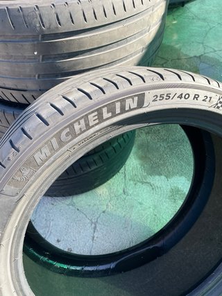Neumático Michelin 255/40 R21