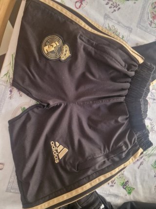 Chándal Adidas Negro y Dorado