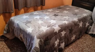 Edredón estrellas gris y blanco Cama 90