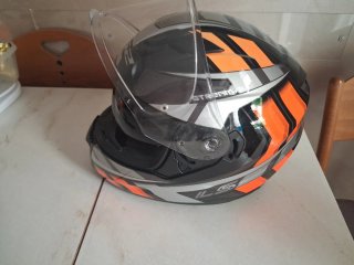 Casco integrale LS2.