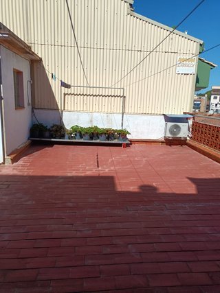 CASA ADOSADA DE 282 m2 CON PATIO DE 80 m2, TERRAZA