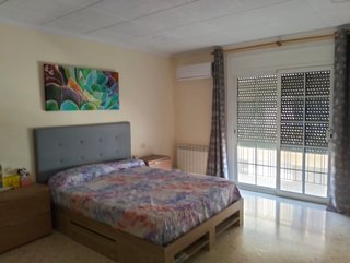 CASA ADOSADA DE 282 m2 CON PATIO DE 80 m2, TERRAZA