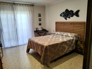 CASA ADOSADA DE 282 m2 CON PATIO DE 80 m2, TERRAZA