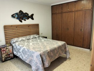 CASA ADOSADA DE 282 m2 CON PATIO DE 80 m2, TERRAZA